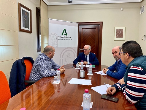 La Junta busca la complicidad de los sindicatos para pedir al Gobierno Central un PFEA extraordinario.