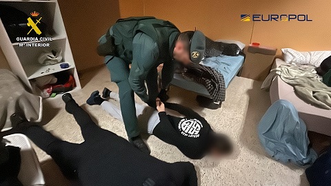 La Guardia Civil interviene más de 3 millones y medio de cajetillas de tabaco de contrabando.