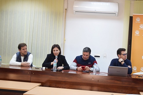 UPA informa a agricultores de Lopera sobre la nueva PAC (2023-2027).