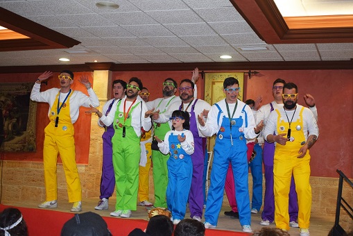 Lopera acogió la actuación de las chirigotas «VeoVeo» de Andújar y “Las Promesas del Alcalde” de Marmolejo.