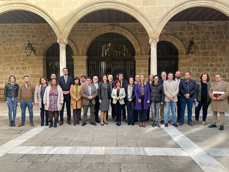 Rosana Morillo detalla las inversiones del Estado ante el Consejo Provincial de Turismo de Jaén.