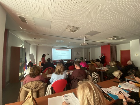 Endocrinología del Hospital de Jaén y sanitarios de centros de salud unifican criterios sobre disfagia.