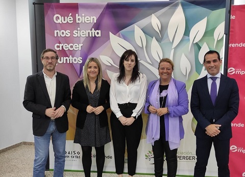 La Junta de Andalucía recoge reconocimientos con motivo del Día Mundial del Síndrome Asperger.