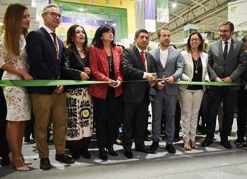 El presidente de la Diputación destaca que la Feria de los Pueblos muestra lo mejor de la provincia de Jaén.