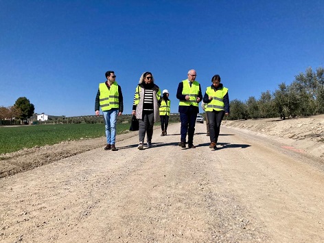 La Junta invierte 850.000 euros en el arreglo de caminos rurales del municipio de Mengíbar.