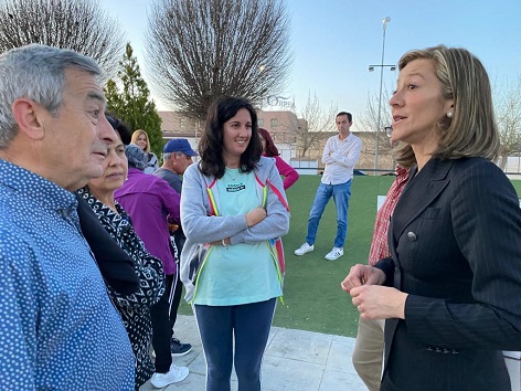 AxSí Andújar se hace eco de las quejas de los vecinos del Barrio de La Paz por la falta de aparcamientos o los malos olores del Arroyo Mestanza.