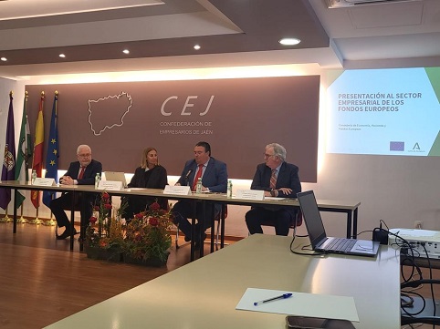 La Junta ‘tiende la mano’ a los empresarios, que son los “protagonistas de la creación de empleo”.