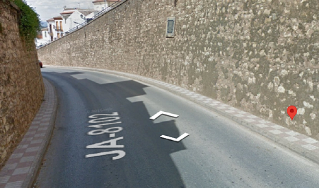 Muere tras quedar atrapado entre la furgoneta que empujaba y un muro en las Navas de San Juan.