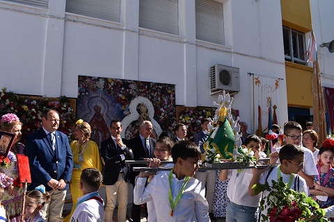 Más de 1.000 escolares participan en la Romería Escolar de la Virgen de la Cabeza de Andújar.