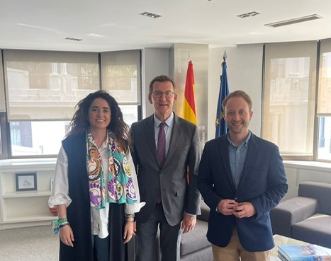 Domínguez se reúne con Feijóo y Bravo para presentar su proyecto de Diputación.