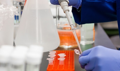 Andalucía participa en un proyecto europeo de control de sustancias químicas en productos.