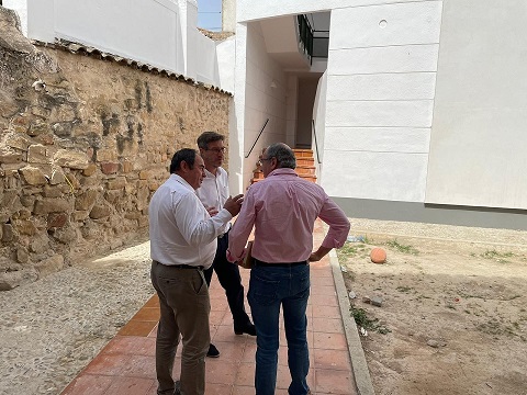 Los incentivos para el desarrollo energético sostenible permiten intervenir en 7 viviendas públicas de Mengíbar.