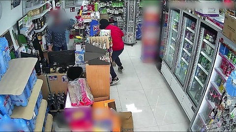 Detenido por atracar un establecimiento con un cuchillo de grandes dimensiones.
