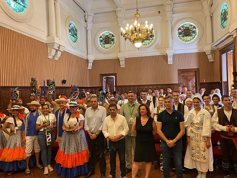 La provincia se convierte en el escenario del folclore más internacional con el 36ª Festival Folk del Mundo.