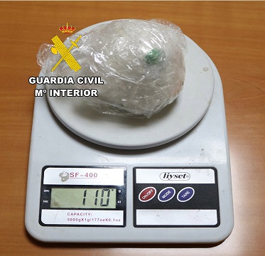 La Guardia Civil detiene a un vecino de La Carolina, de 37 años de edad, como presunto autor de un Delito de Tráfico de Drogas.