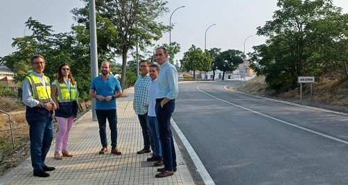 El delegado territorial de Fomento visita las obras de la A-321 en Arjona y Escañuela.