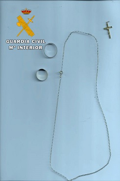 La Guardia Civil ha detenido al presunto autor de un Delito de Hurto.