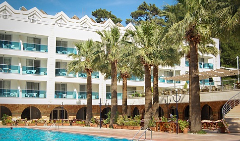 Consumo alerta sobre fraudes y estafas en las páginas web de alquiler vacacional.