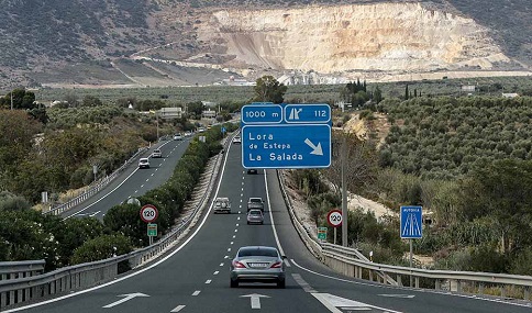 Licitada la plantación de 9.500 arbustos y plantas junto a las carreteras de más tráfico de Andalucía.