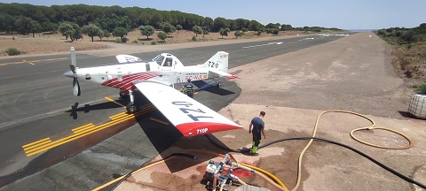 La subdelegada destaca que las obras en el aeródromo de “La Centenera” mejoran la operatividad de los aviones de extinción de incendios forestales.
