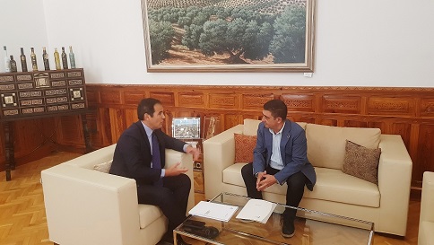 Francisco Reyes y José Antonio Nieto establecen varias líneas de colaboración en materia de administración local.