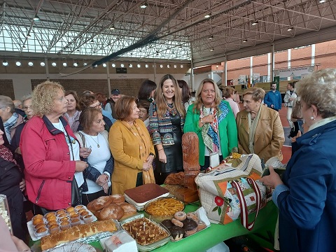 500 personas procedentes de los 17 CPA de la provincia se dan cita en Linares para clausurar el Mes de los Mayores.