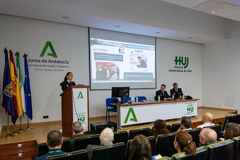 El Hospital de Jaén aborda la prevención de agresiones al personal con la Policía Nacional.