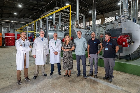La delegada de Salud y Consumo visita las centrales térmicas del Hospital de Jaén.