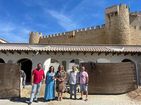 El Gobierno aporta, a través del Programa de Fomento del Empleo Agrario, más de 411.000 euros a Lopera para el arreglo y mantenimiento de la red viaria y de infraestructuras municipales.