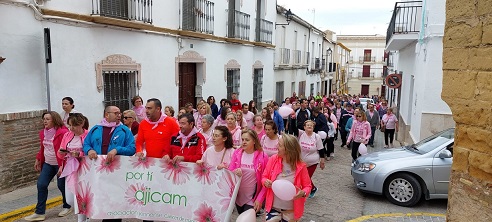Lopera marcha contra el cáncer de mama.