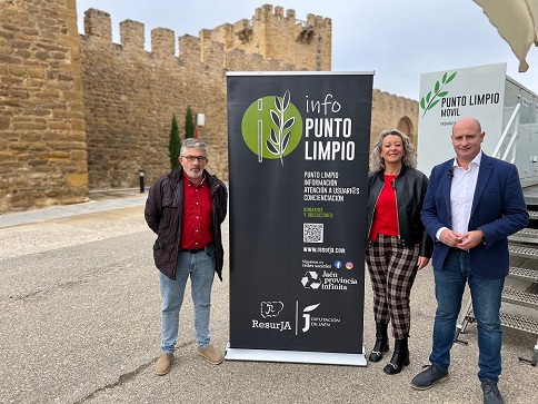 Los puntos limpios móviles se convierten en oficinas itinerantes de atención al usuario y concienciación.