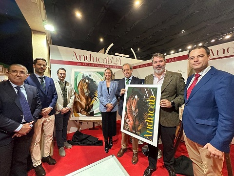 El Ayuntamiento de Andújar presenta el Cartel de Anducab 2024 en el Salón Internacional del Caballo.