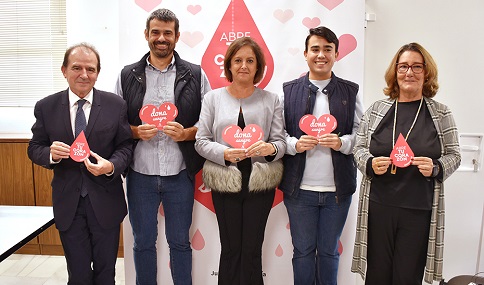 Andalucía busca comprometer a los jóvenes con la donación de sangre a través de una campaña.