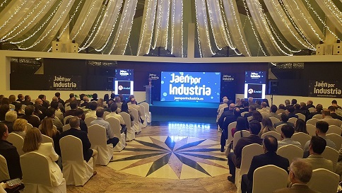 Reyes subraya el peso del sector industrial en la economía jiennense en el I Encuentro Provincial ‘Jaén por Industria’.