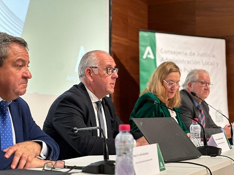 Jesús Estrella destaca la mejora de la atención al ciudadano con la nueva Ley de Función Pública.