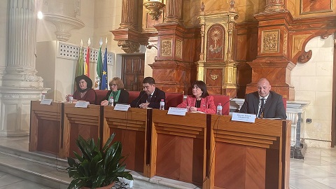 Reyes destaca que el IEG permite a Jaén contar con un centro que es punta de lanza de la investigación y el conocimiento.