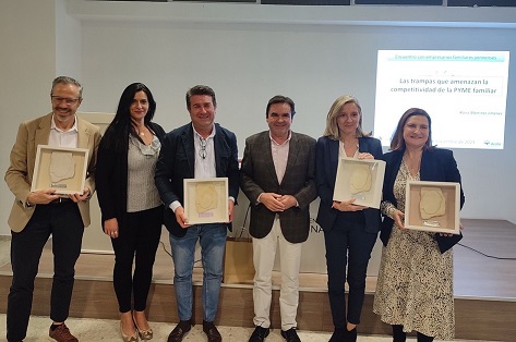 La Cátedra Ávolo de Empresa Familiar de la UJA celebró en Porcuna un encuentro con empresariado familiar jiennense.