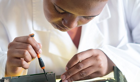 Empleo facilitará prácticas profesionales no laborales en empresas a 8.640 desempleados.