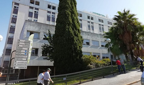 Dos afectados por inhalación de humo en el incendio de un piso en Córdoba.