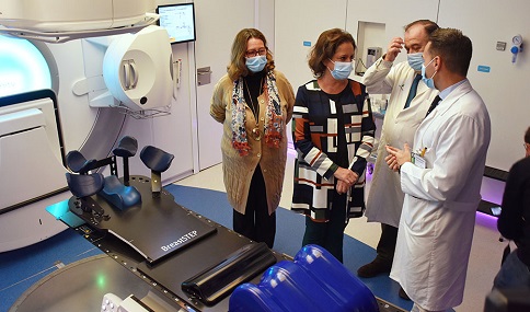 Salud invierte 678 millones en alta tecnología para administrar tratamientos más precisos y seguros.