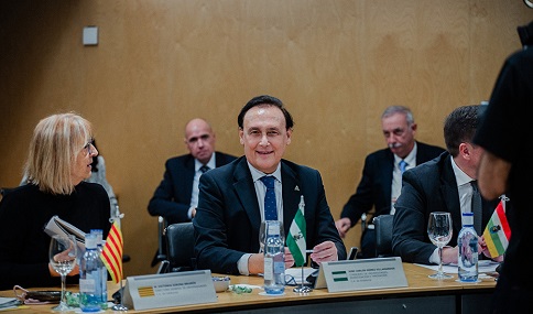 La Junta reclama al Gobierno que concrete la financiación extraordinaria para universidades e I+D+I.