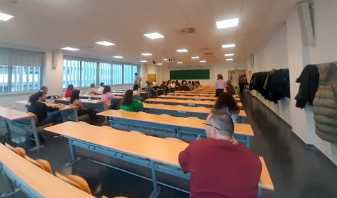 Más de 32.500 candidatos se examinan hoy para lograr un puesto fijo en el SAS.