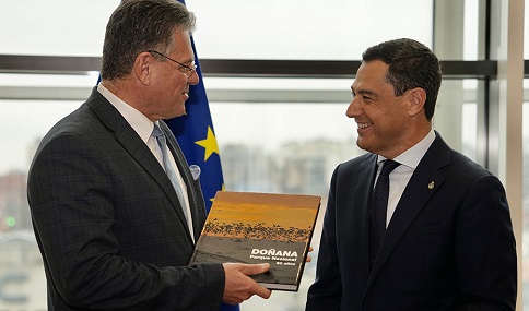 Juanma Moreno pide a la Comisión Europea que active el Fondo de Solidaridad por la grave sequía de Andalucía.