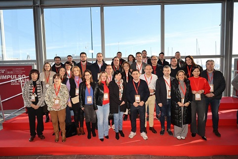 Reyes: “El PSOE sale con las pilas cargadas y su proyecto reforzado”.