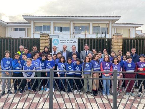 Los delegados de Desarrollo Educativo y Fomento han inaugurado un nuevo camino escolar en Arjonilla.
