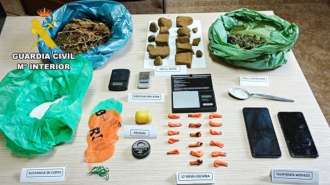 La Guardia Civil ha desactivado un punto de venta de droga en la localidad de Alcalá la Real.