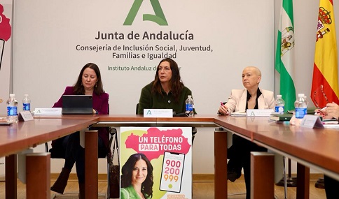Loles López anuncia la formación de 6.600 voluntarios de Protección Civil para mejorar la atención a las víctimas de violencia de género.