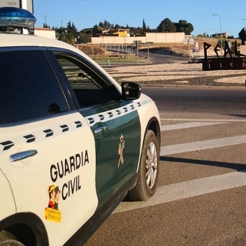 La Guardia Civil detiene a una persona como presunto autor de varios robos en viviendas.