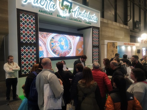 El Ayuntamiento de Bailén resalta el “alto impacto turístico” de Puerta de Andalucía a un menor coste que en ediciones anteriores.