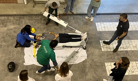 Salud formó en 2023 a 1.970 profesionales en la atención a pacientes en situaciones de urgencia y emergencia.